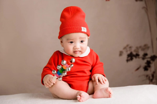 枝江宝宝几个月戴银手镯好 枝江宝宝几个月戴银手镯好